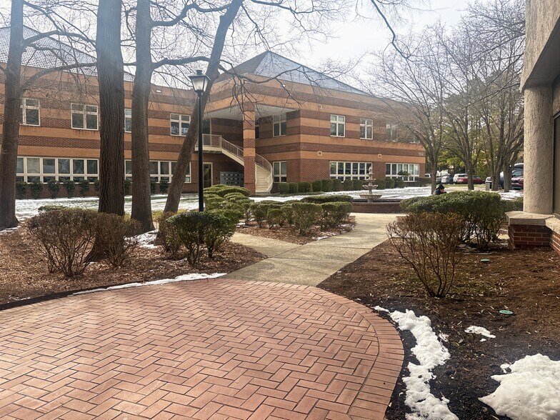 More Photos Of 1506 E Franklin St, Chapel Hill Coworking Space