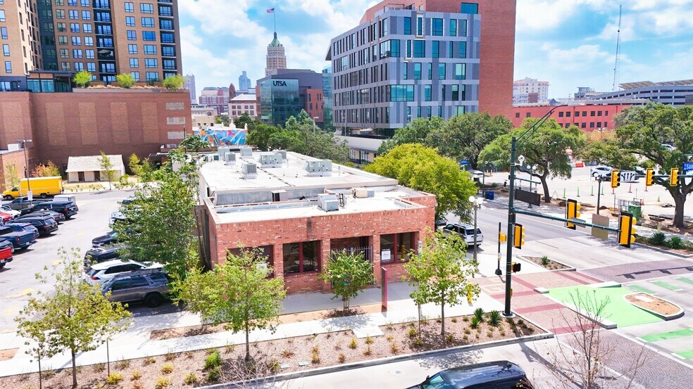 More Photos Of 717 Dolorosa St, San Antonio Office For Lease