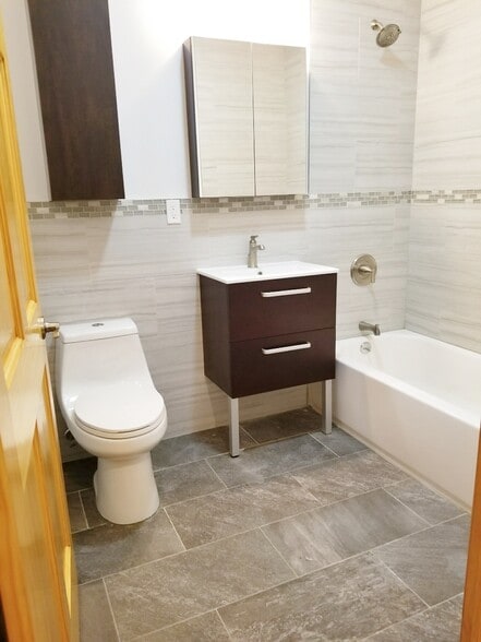 More Photos Of 14-18 31st Ave, Astoria Apartments For Sale
