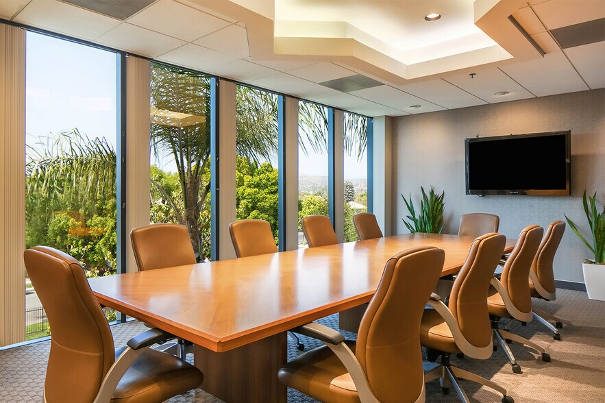 More Photos Of 221 W Crest St, Escondido Office For Sale
