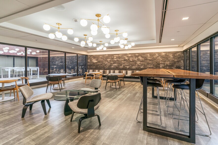 More Photos Of 6400 Shafer Ct, Rosemont Office For Lease