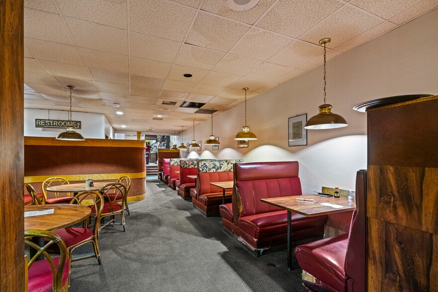 More Photos Of 9 S 1st St, Yakima Restaurant For Sale