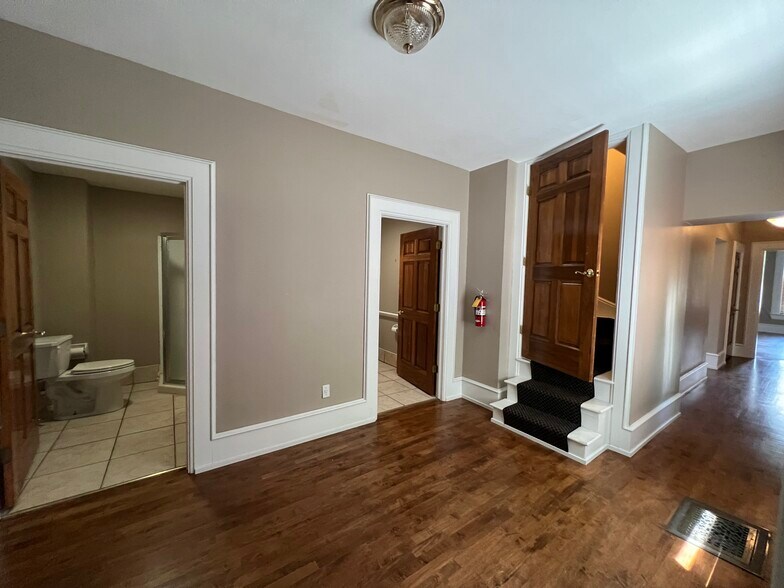 More Photos Of 1071 S High St, Columbus Loft Creative Space For Lease