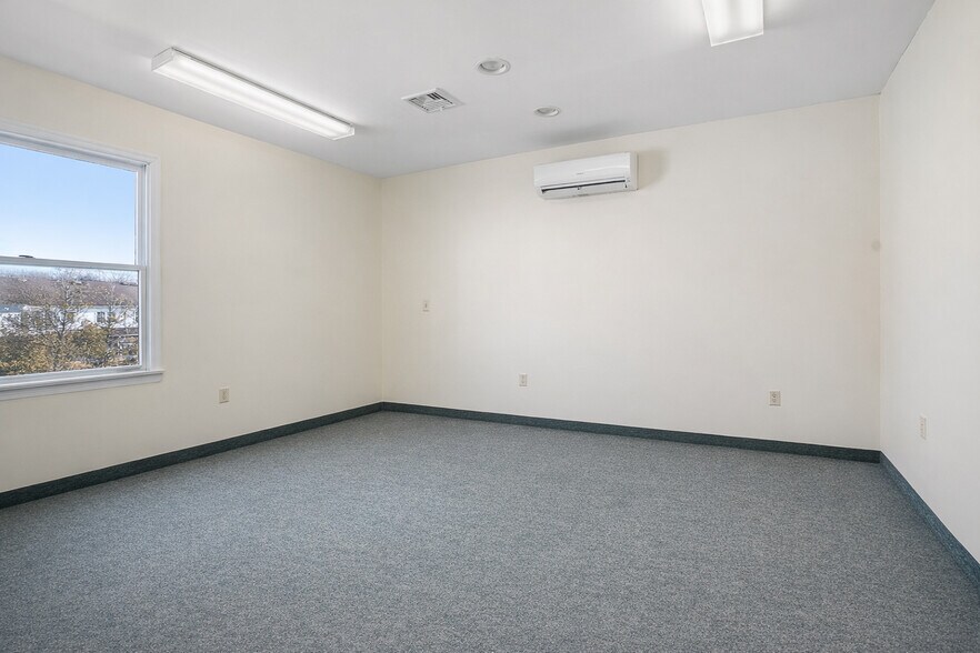 More Photos Of 234 Main St, Lincoln Park Storefront Retail Office For Lease