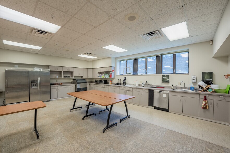 More Photos Of 1825 N Clairemont Ave, Eau Claire Schools For Sale