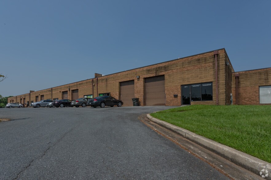 More Photos Of 4 Nashua Ct, Essex Light Distribution For Lease