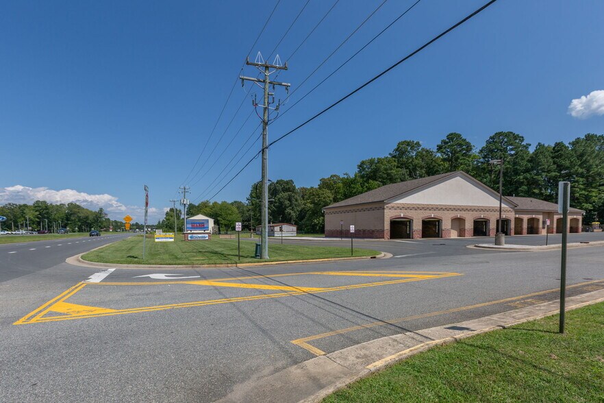 More Photos Of 4567 James Madison Pky, King George General Retail For Sale