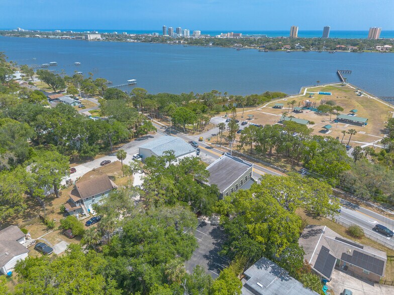 More Photos Of 1112 Riverside Dr, Holly Hill Storefront Retail Office For Sale