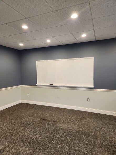 More Photos Of 2828 10th St NE, Washington Warehouse For Lease