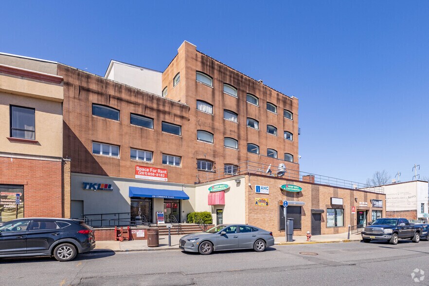 More Photos Of 208-214 Commerce Pl, Elizabeth Office For Lease