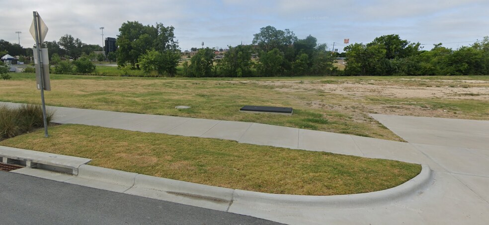 More Photos Of 503 N General Bruce Dr, Temple Land For Lease