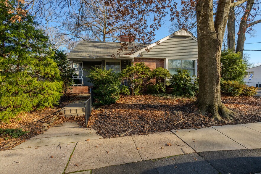 More Photos Of 73 Amboy Ave, Metuchen Medical For Sale