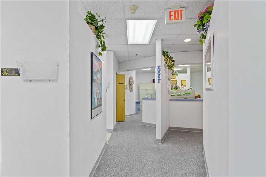 More Photos Of 1637 Mineral Spring Ave, North Providence Medical For Lease