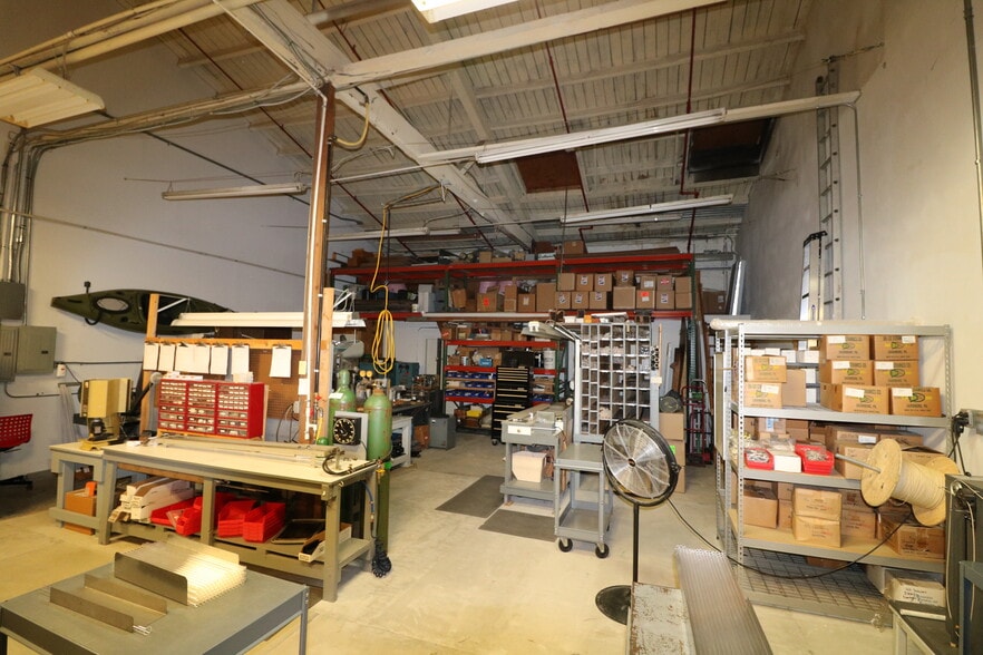More Photos Of 703 Van Rossum Ave, Beverly Industrial For Sale