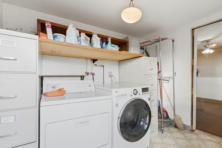 More Photos Of 114 E 2nd St, Newberg Office For Sale