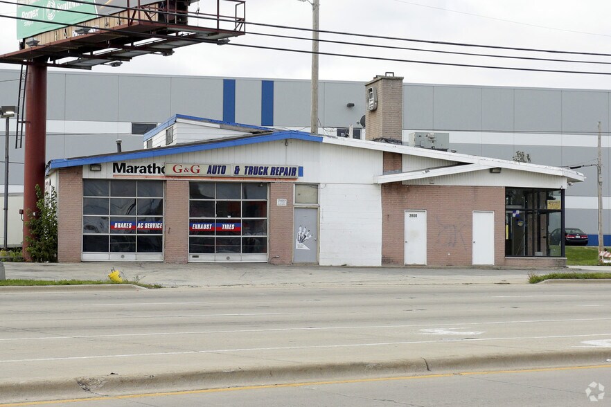 More Photos Of 2800 E Higgins Rd, Elk Grove Village Service Station For Sale