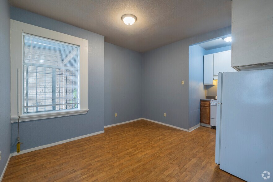 More Photos Of 498 25th St, Oakland Apartments For Sale