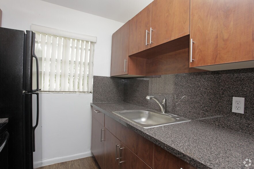 More Photos Of 1422 NW 2nd St, Fort Lauderdale Apartments For Sale