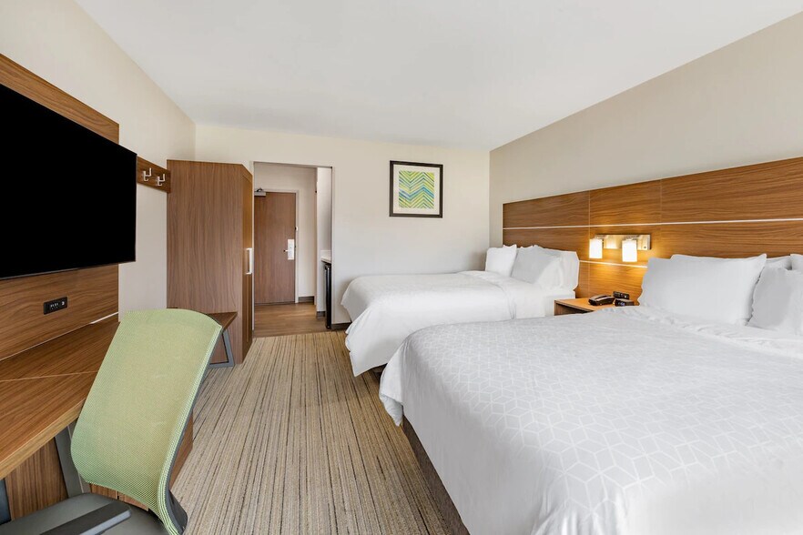 More Photos Of 905 O St, Lincoln Hotel For Sale