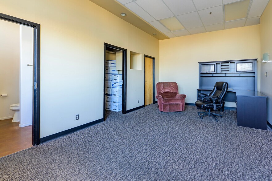 More Photos Of 265 Basher Dr, Johnstown Warehouse For Sale