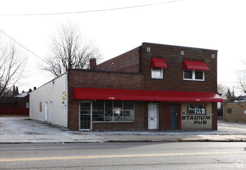 More Photos Of 1749-1751 S Main St, Akron Storefront Retail Residential For Lease