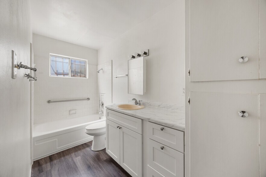 More Photos Of 2323 W St, Sacramento Apartments For Sale