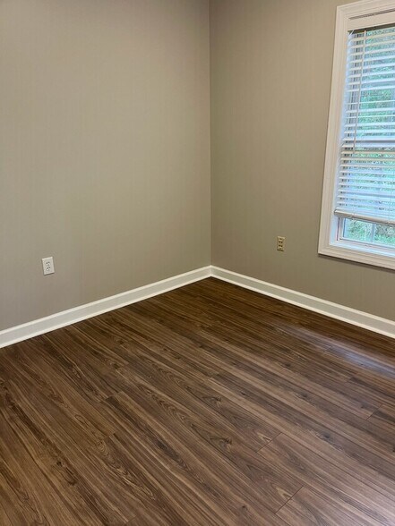 More Photos Of 6511 Creedmoor Rd, Raleigh Office For Lease