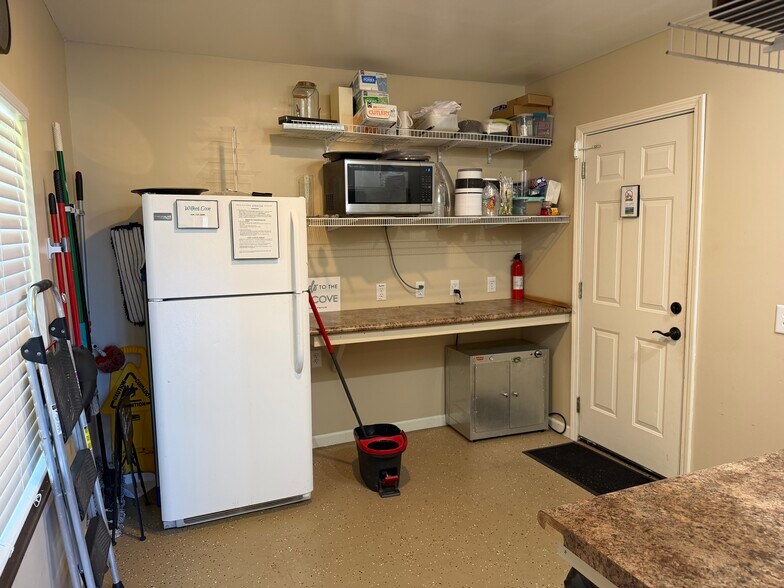 More Photos Of 4950 S County Road 20, Ozark Freestanding For Sale