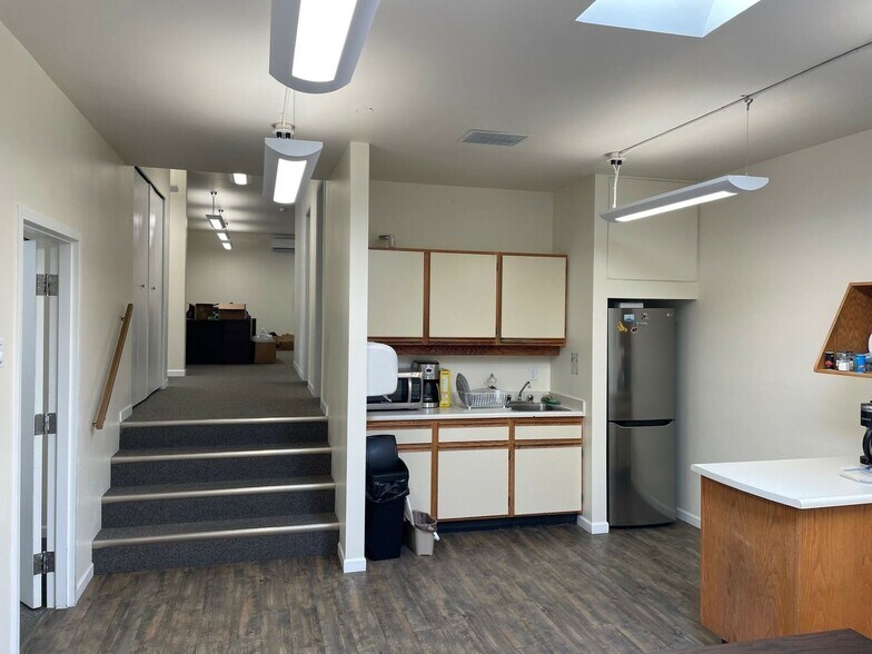 More Photos Of 721 Aldebury St, Victoria Industrial For Sale