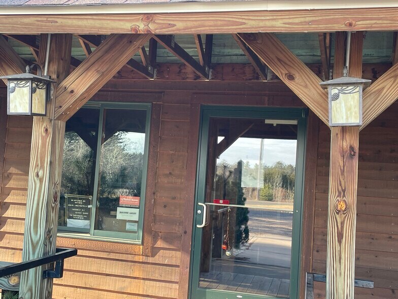 More Photos Of 16288 W Stress Rd, Hayward Showroom For Sale