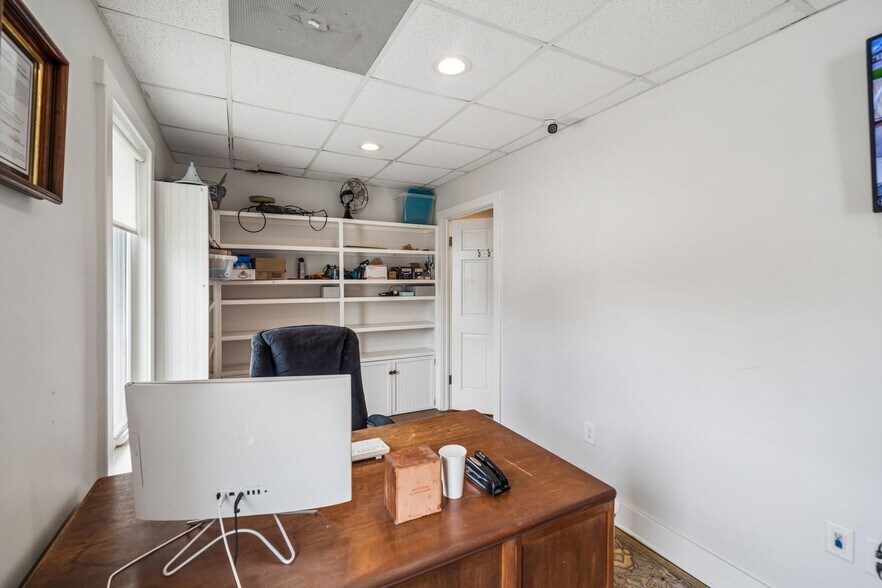 More Photos Of 1719 Signal Point Rd, Charleston Self Storage For Sale