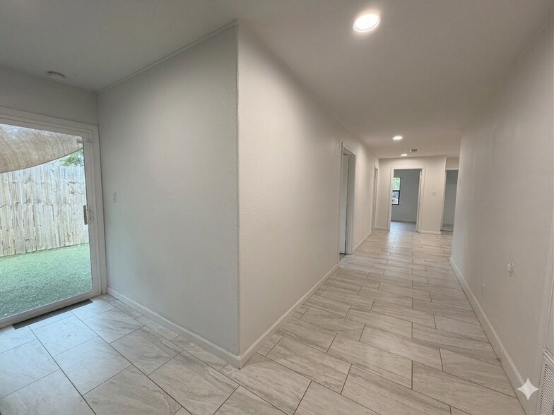 More Photos Of 4130 Williams Dr, Georgetown Loft Creative Space For Lease