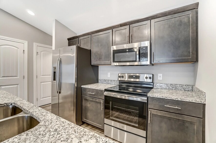 More Photos Of 13816 Illinois Rd, Fort Wayne Apartments For Sale