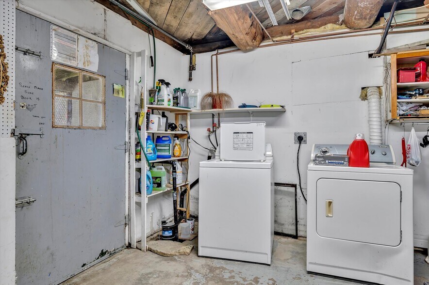 More Photos Of 2449 Queen Mary St, Cavan Storefront Retail Residential For Sale