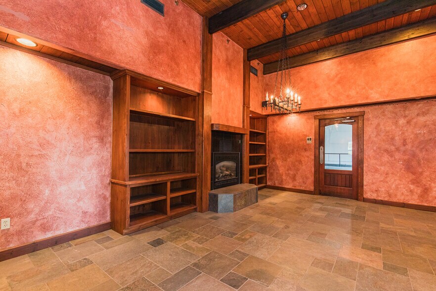 More Photos Of 1215 W Poplar St, Walla Walla Distribution For Lease