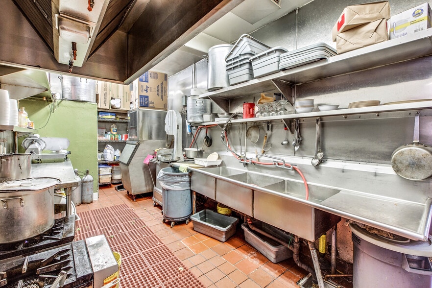 More Photos Of 3162 Martin Luther King Jr Blvd, Lynwood Restaurant For Sale