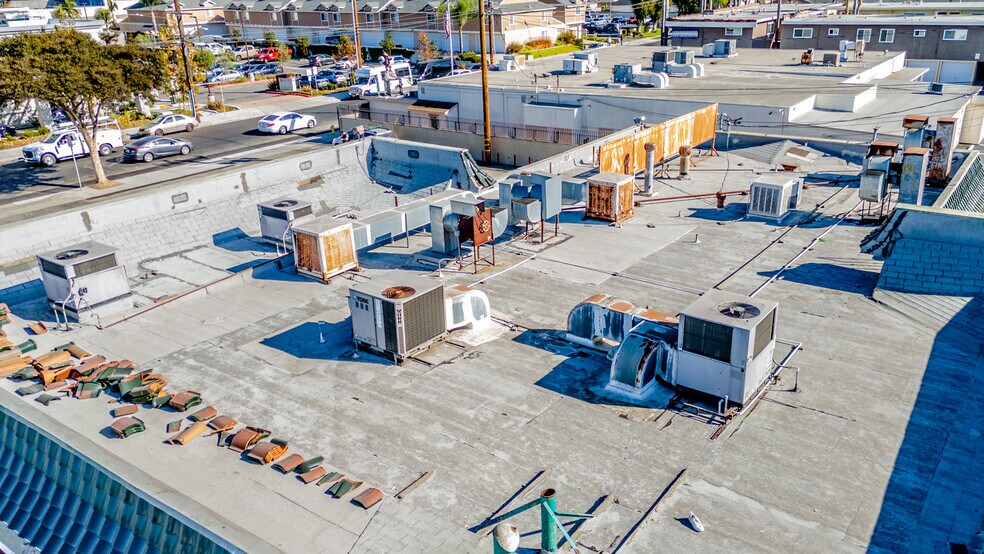 More Photos Of 17800-17812 Bellflower Blvd, Bellflower General Retail For Sale