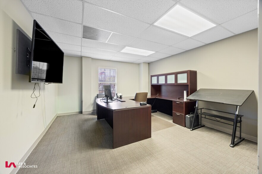More Photos Of 885 Cripple Creek Dr, Lawrenceville Warehouse For Lease