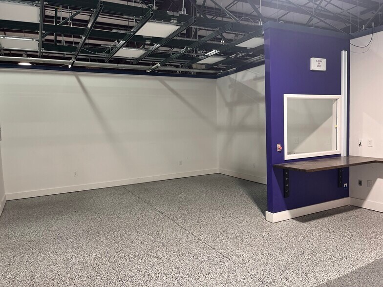 More Photos Of 227-229 Arnold Mill Rd, Woodstock Light Distribution For Lease