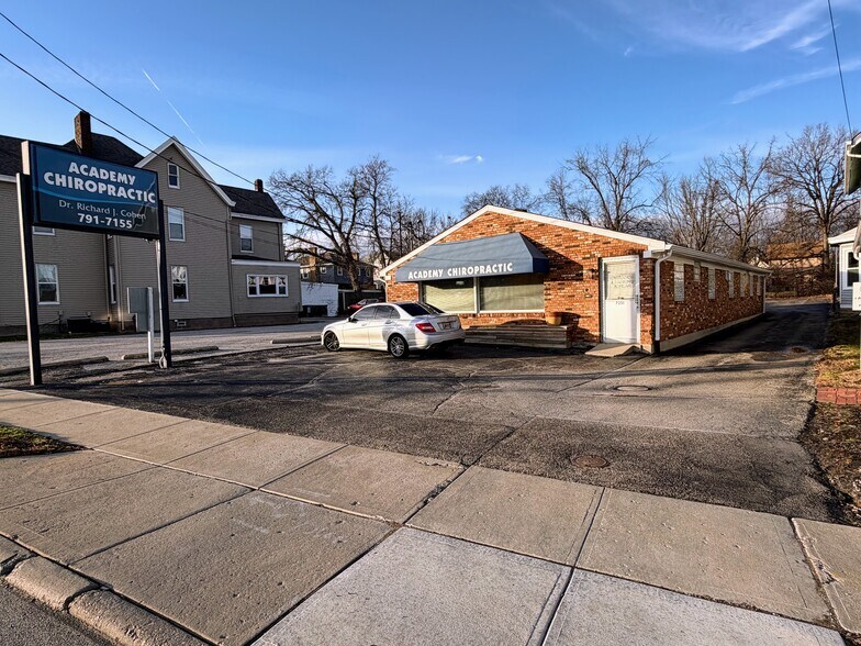 Primary Photo Of 7351 Montgomery Rd, Cincinnati Office For Sale