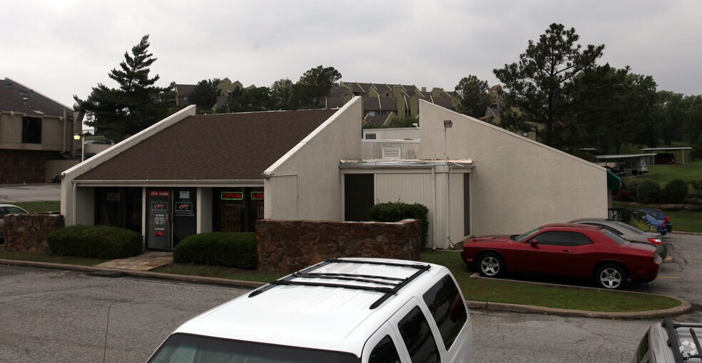 More Photos Of 5802-5804 S Memorial Dr, Tulsa Storefront For Sale
