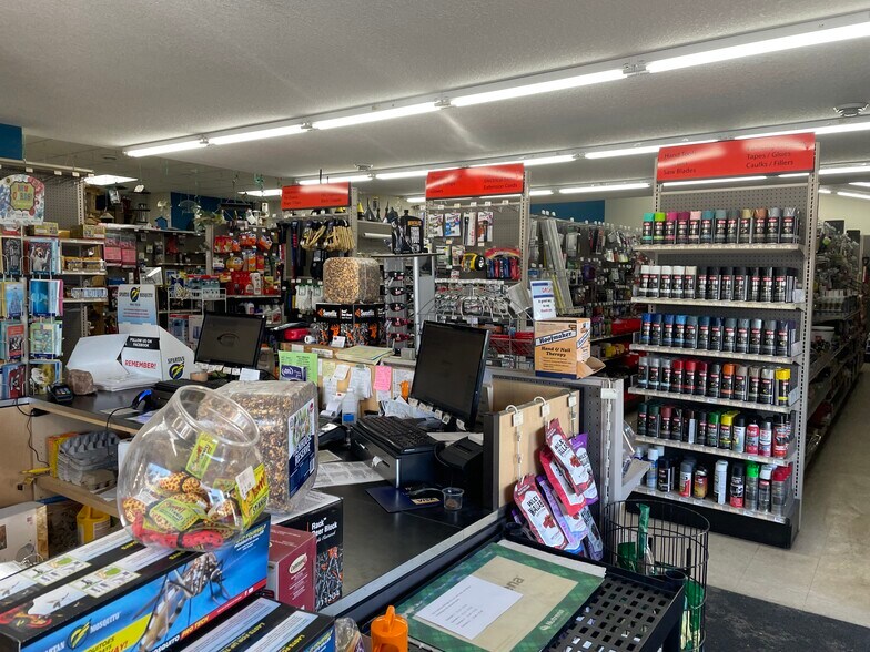 More Photos Of 5582 N 146th St, Hugo Freestanding For Sale