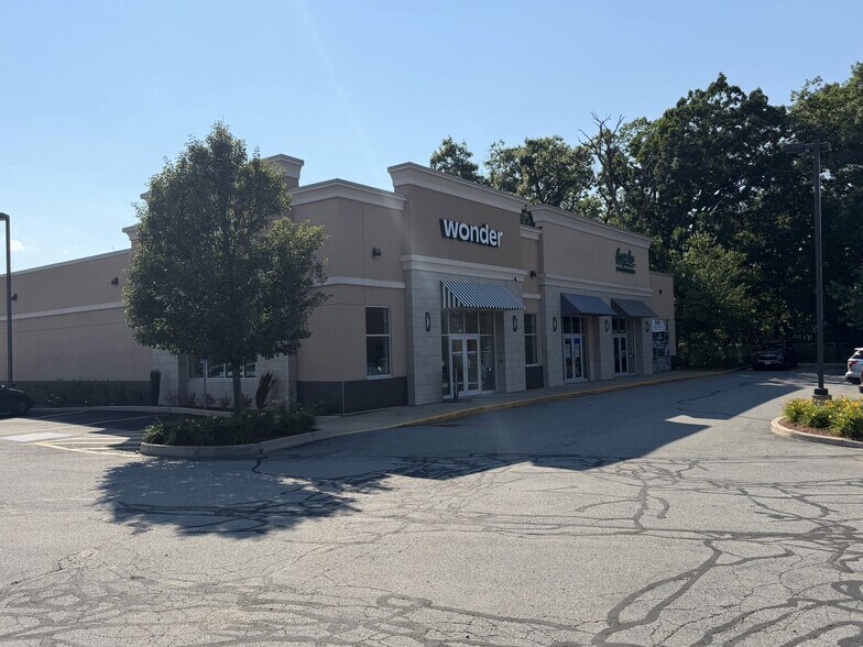 More Photos Of 435 Winthrop Ave, Lawrence Freestanding For Lease