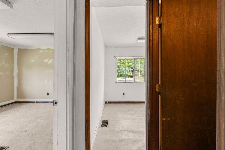 More Photos Of 130 Cooper Run, Shepherdsville Warehouse For Sale