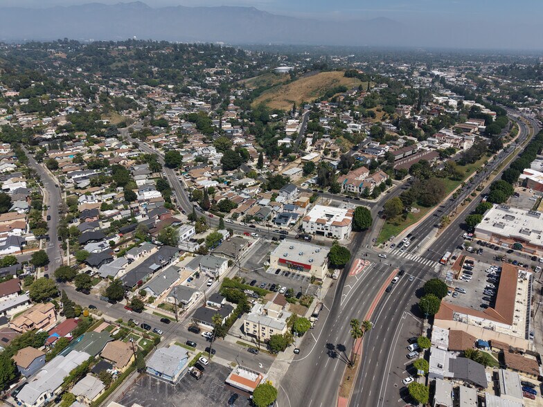 More Photos Of 5073 Huntington Dr N, Los Angeles Apartments For Sale