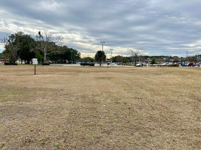 More Photos Of 2550 N Main St, Gainesville Land For Sale