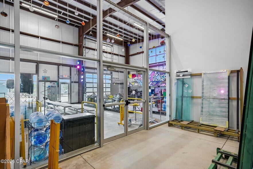 More Photos Of 1331 Harrison Ave, Panama City Showroom For Sale