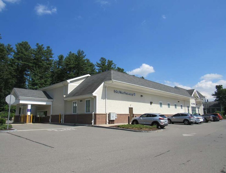 More Photos Of 52 Rockingham Rd, Derry Drugstore For Lease