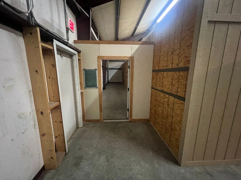 More Photos Of 1503 W Stan Schlueter Loop, Killeen Industrial For Lease