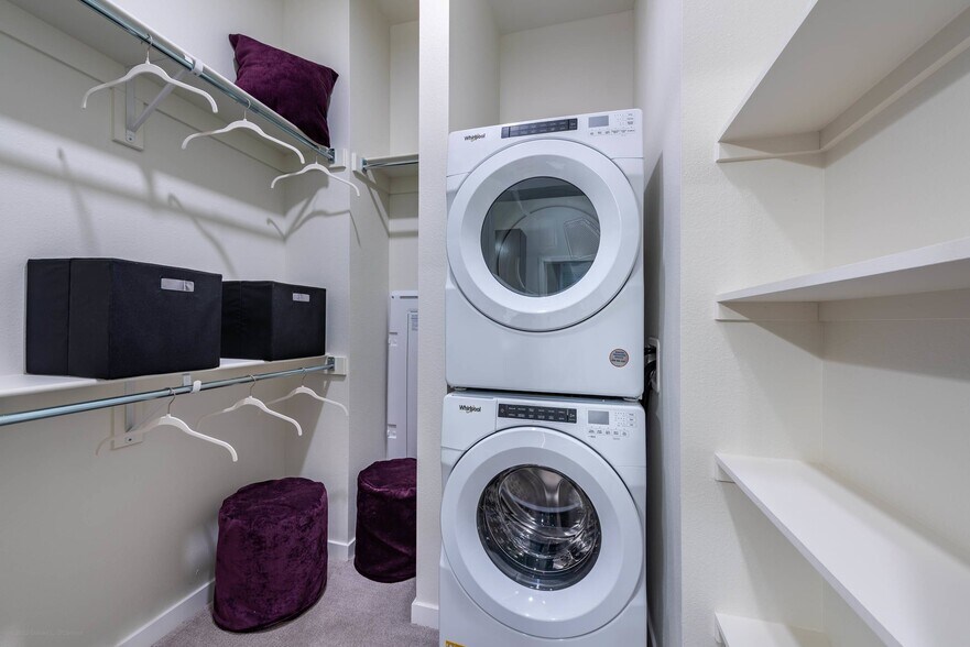 More Photos Of 2520 Wewatta Way, Denver Apartments For Lease